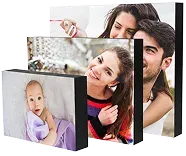 3 panneaux photo représentant une photo d'un couple', une photo de femme et une photo de bébé